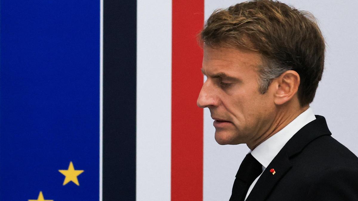 Macron, Nunez'in istifasını kabul etmedi