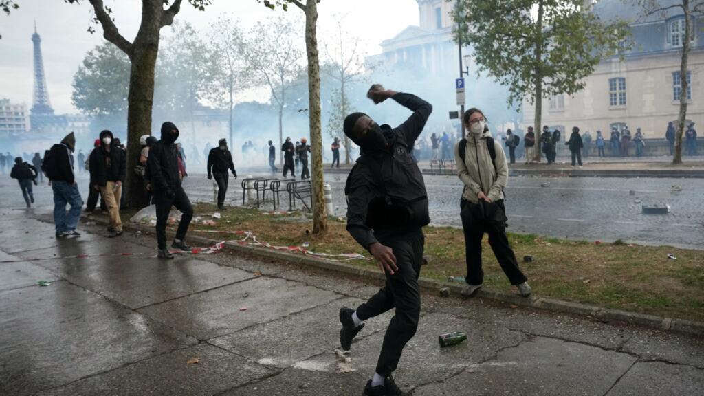 Macron: Öğrenci protestoları siyasi güçlerce kullanılıyor