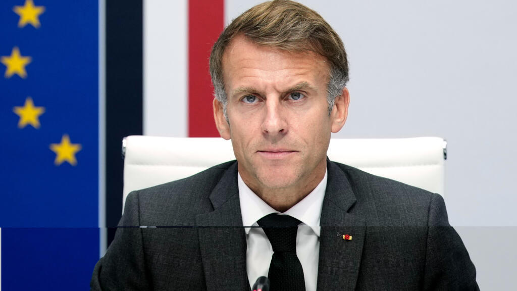 Macron Öğrenci Temsilcileri ve Güvenlik Güçleriyle Görüşüyor