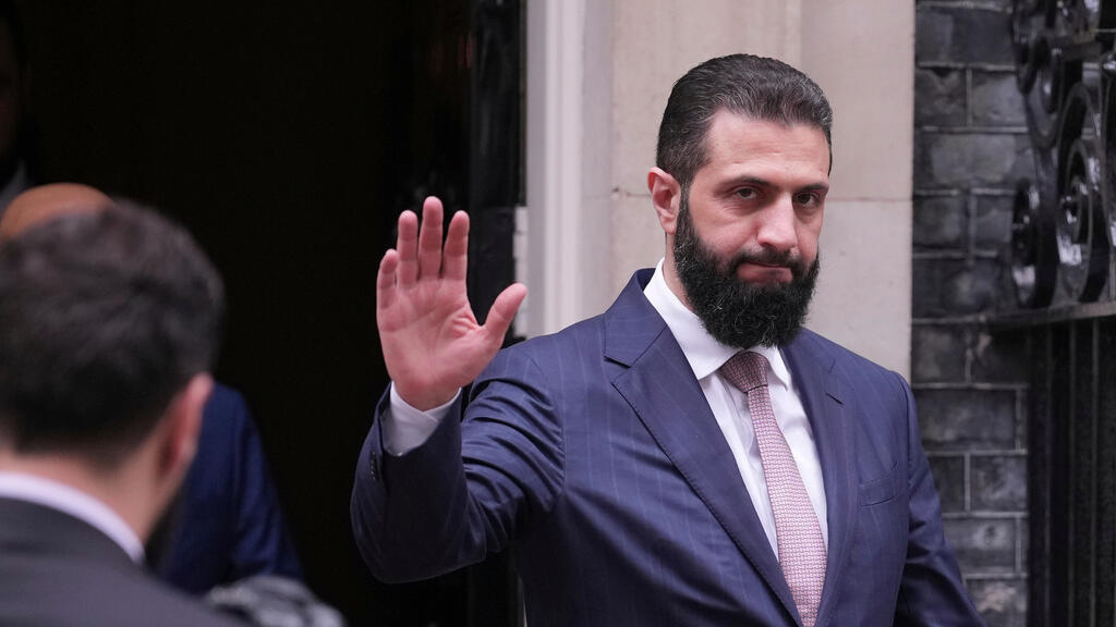 Macron Şam'a gidiyor: Batı'nın Şaraa ile normalleşme sinyali