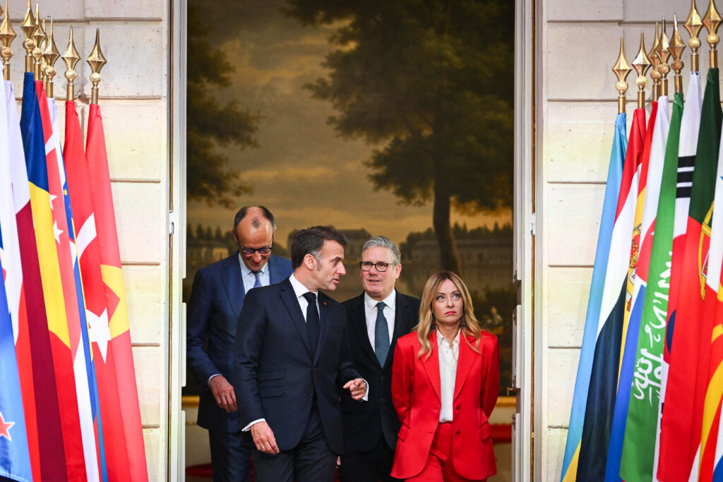 Macron'un G7 Sınavı: Trump'ı Masada Tutmak
