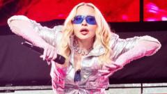 Madonna'nın Yeni Albümü 'Confessions II' 21 Yıl Sonra Yayında