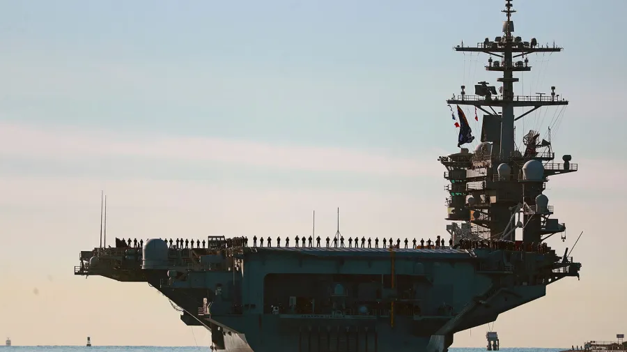Maher: USS Abraham Lincoln'daki koşullar kanımı kaynatıyor
