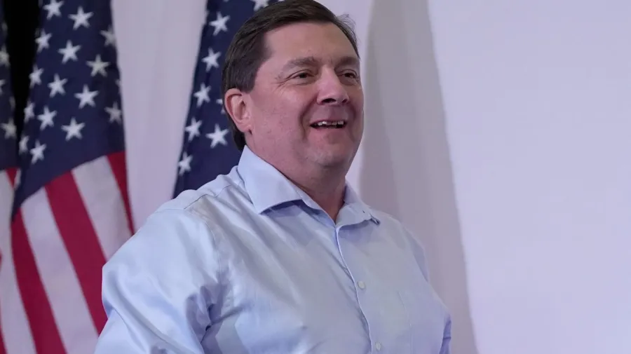 Maine Demokratları Collins'e Karşı Jackson'ı Seçti: 100 Günlük Sprint Başlıyor
