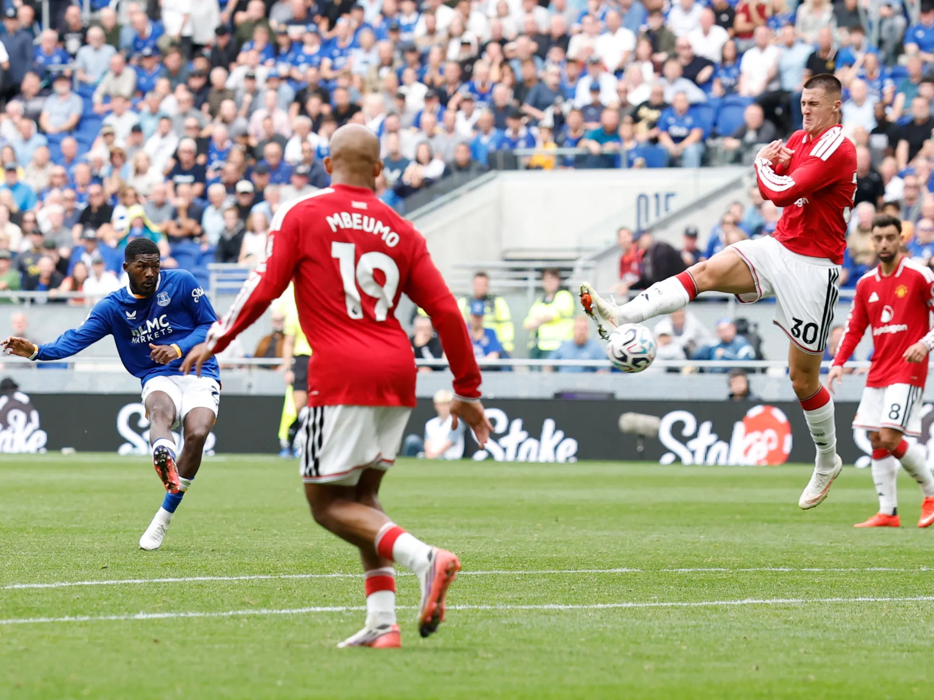 Maitland-Niles Son Dakikada United'ı Yıktı: Everton 2-2