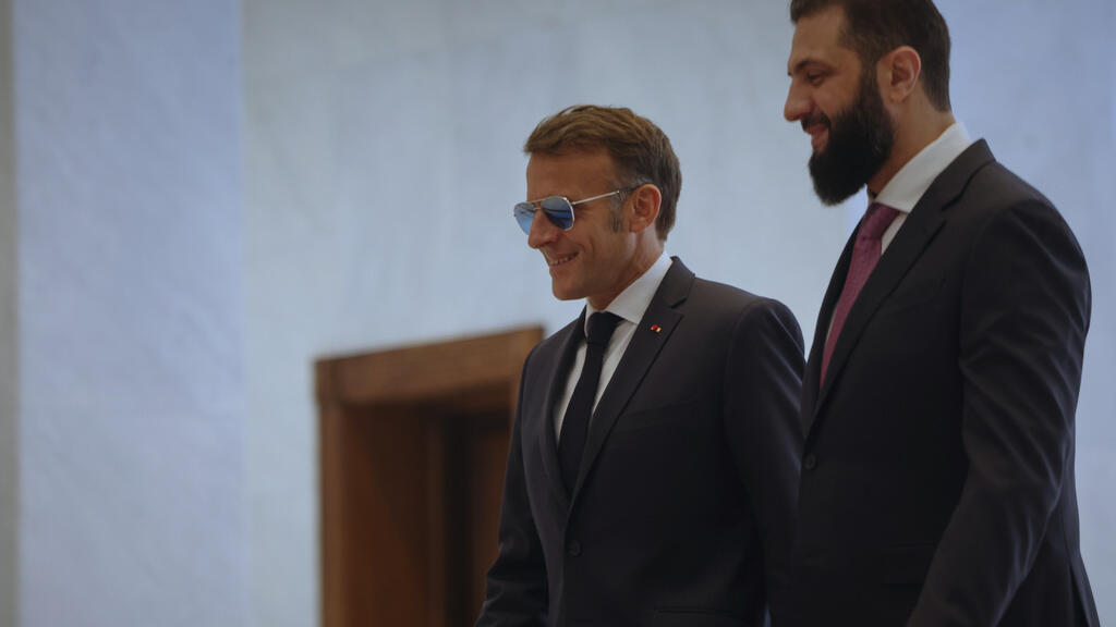 Makron: Fransa Suriye'nin yanında