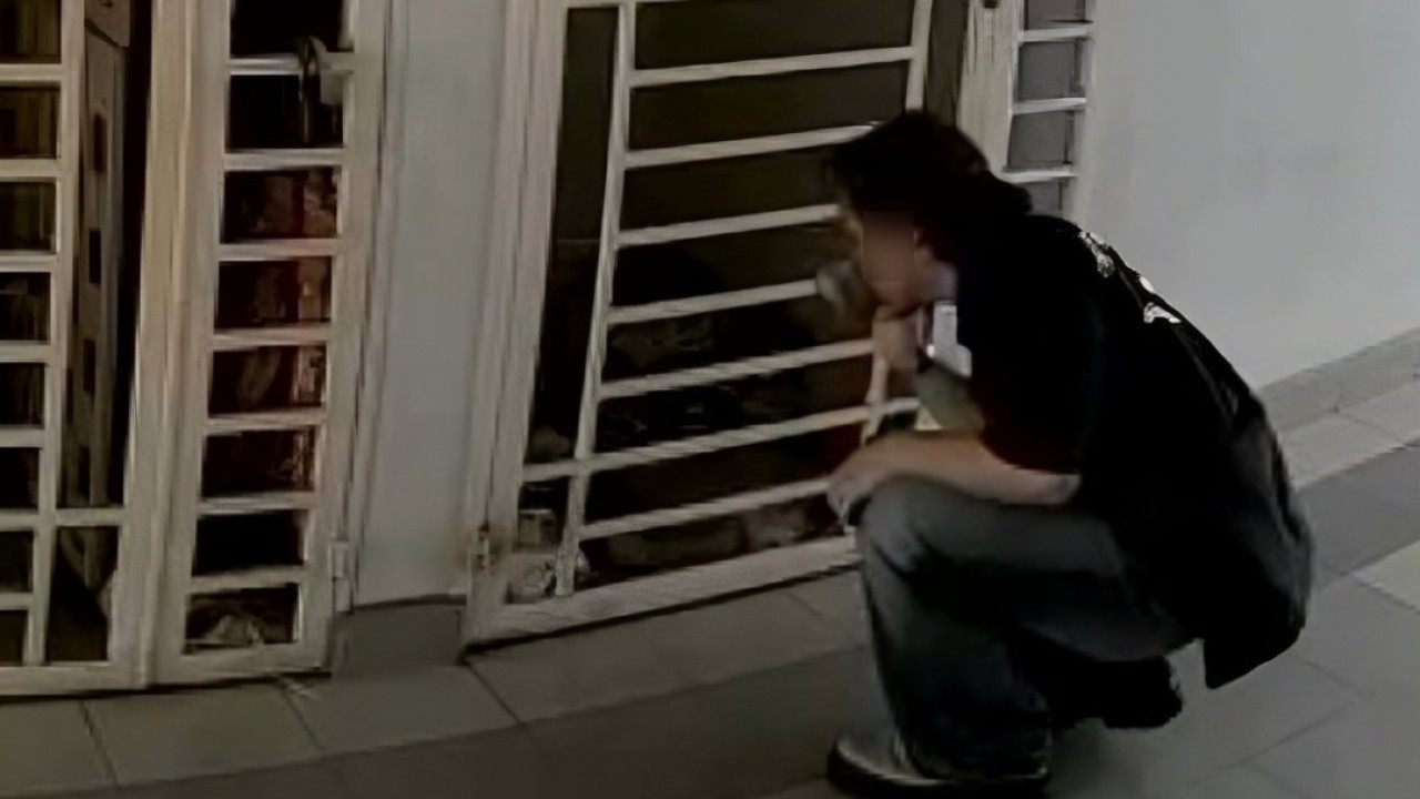 Malezya'da ayakkabı koklama videosu tacizciyi yakalattı