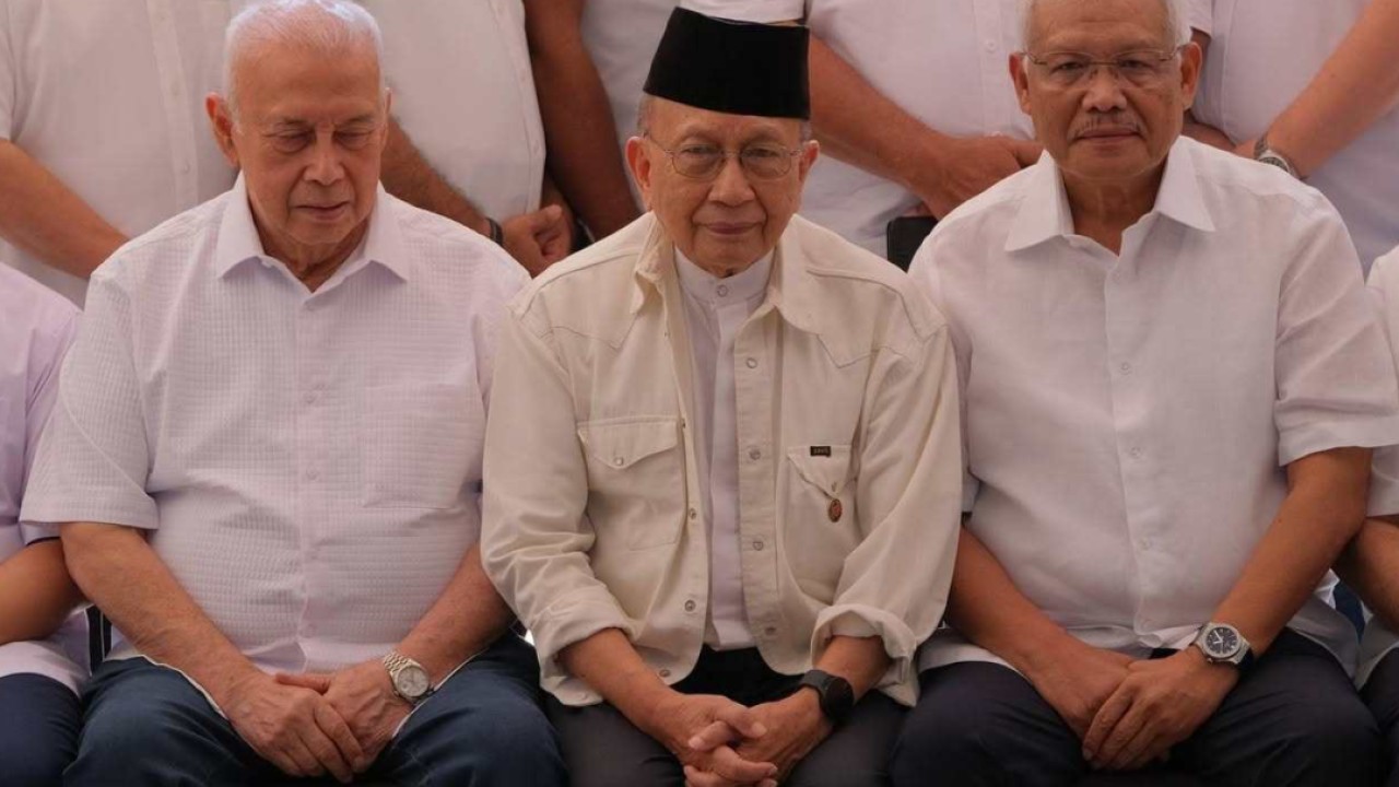 Malezya'da eski bakan Rais Yatim sedisyonla suçlandı