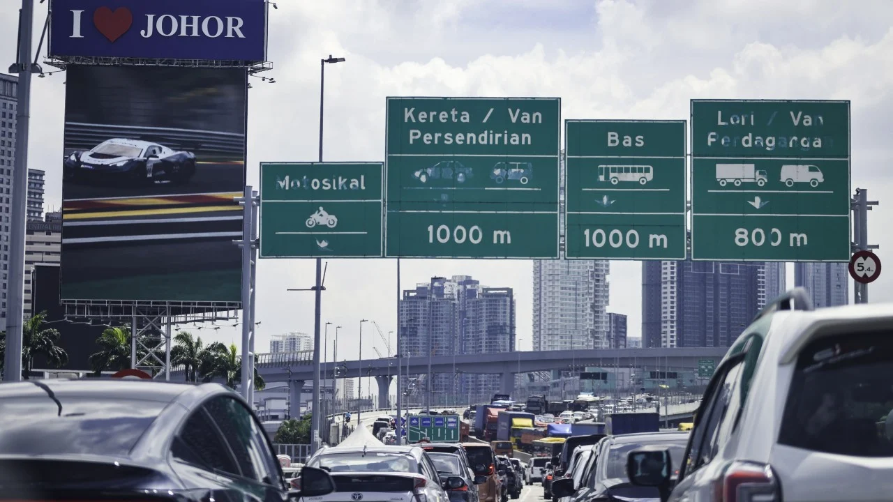 Malezya eyalet seçiminde Johor-Singapur sınırındaki trafik belirleyici olacak mı