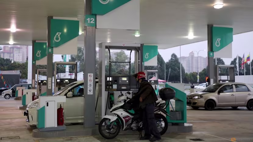 Malezya RON95 Akaryakıtta Kişi Başı Aylık 300 Litre Sınırına Dönüyor