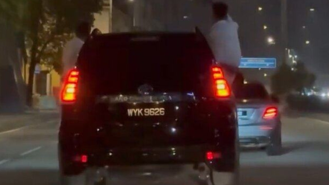 Malezya'da Yemenli 7 kişi trafikte tehlike saçtıkları görüntülerin viral olmasıyla gözaltına alındı