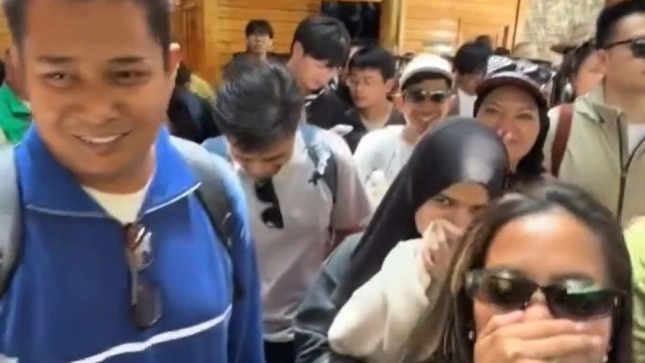 Malezyalı turistler Çinlilere 'kokuyorsunuz' dedi, tepki çekti