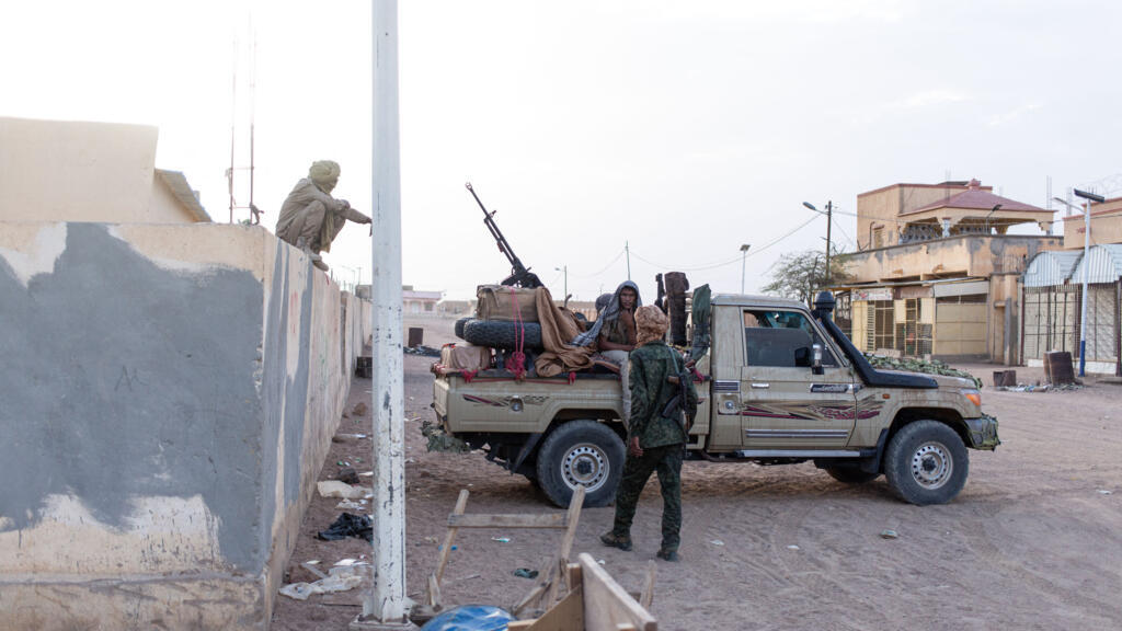 Mali'de isyancılar cezaevi ve çok sayıda kasabayı hedef aldı