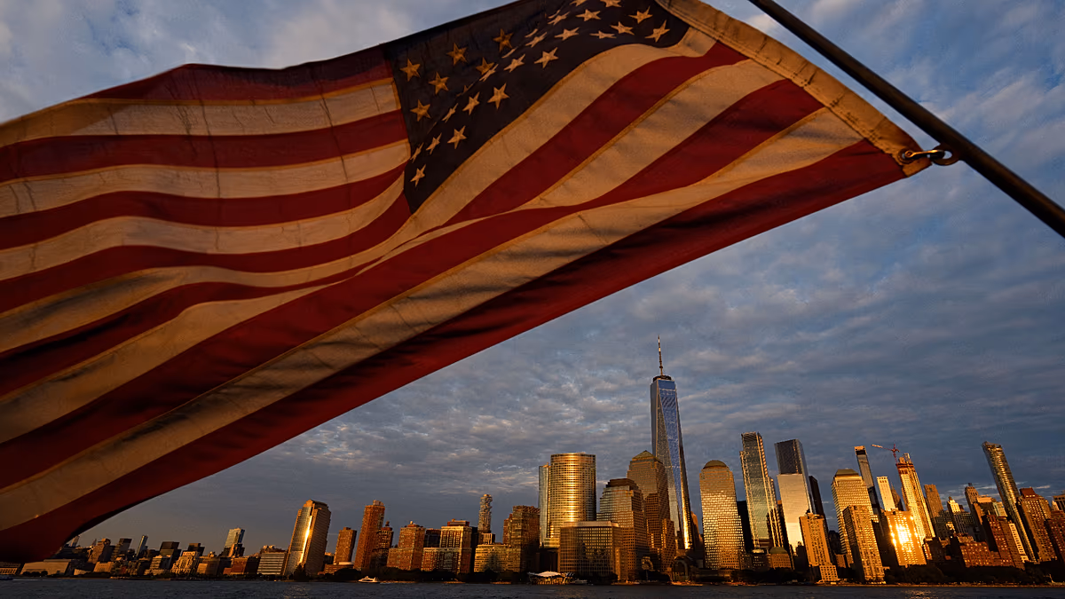 Malibu'da 9/11 Kurbanları İçin Binlerce Bayrak