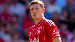 Manchester City'nin Anderson için teklifi Forest'tan red aldı