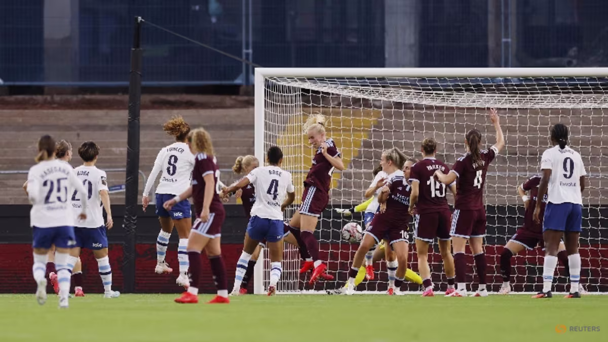 Manchester City, Aston Villa'yı 4-0 Mağlup Etti: Zirveye Yerleşti