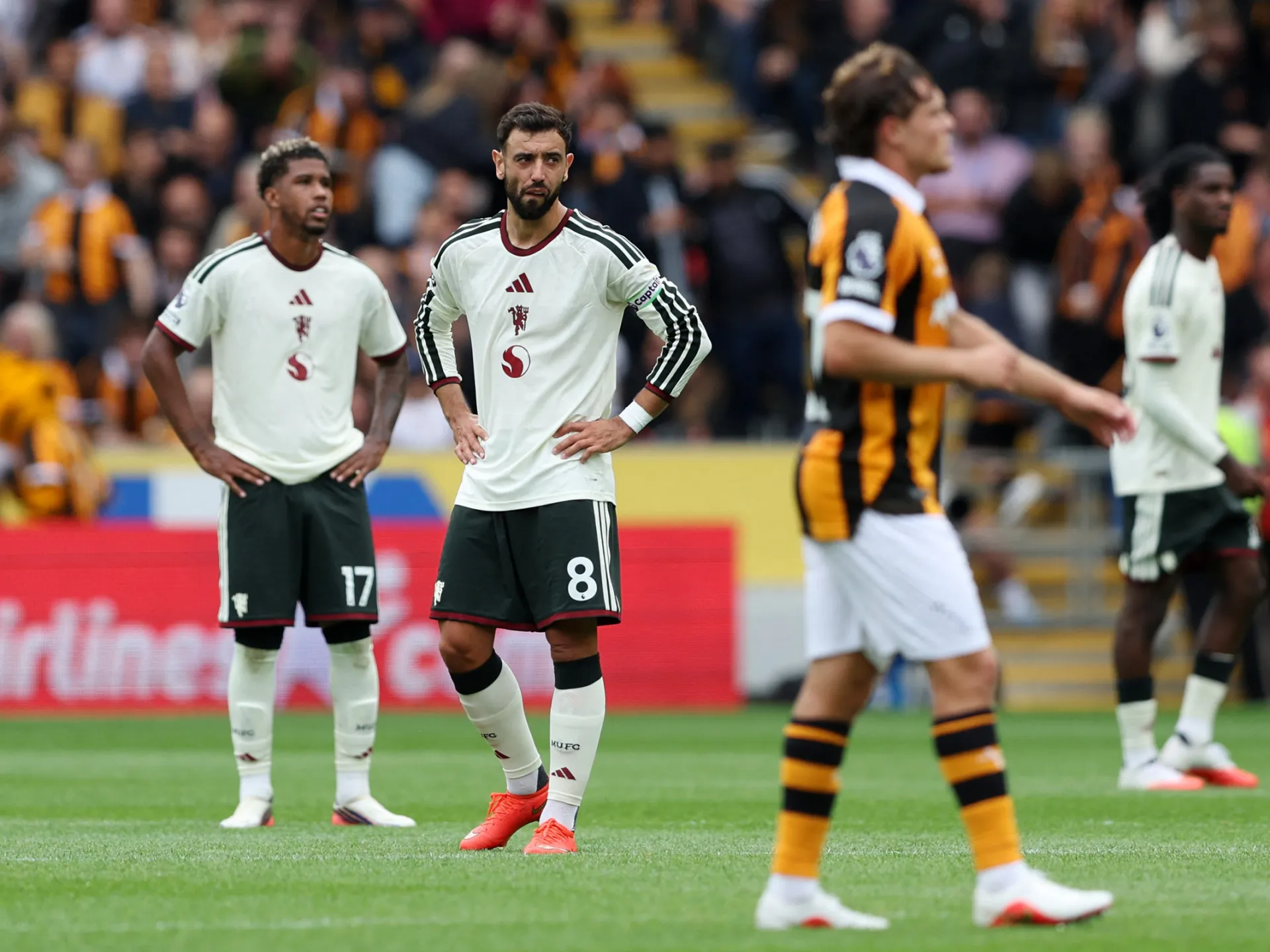Manchester United, Hull City deplasmanında 2-0 kaybetti