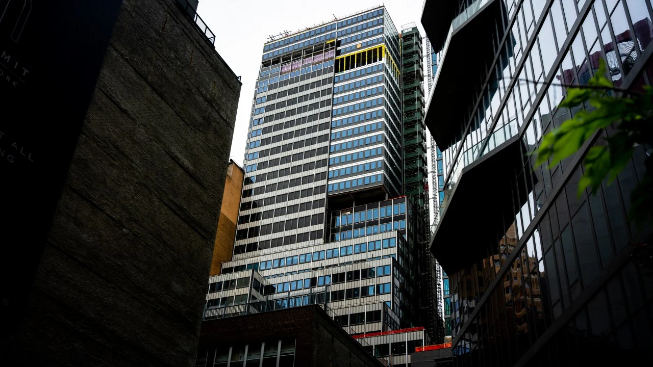 Manhattan'da 50 Katlı Bina Tehlike Saçıyor: Acil Tahliye