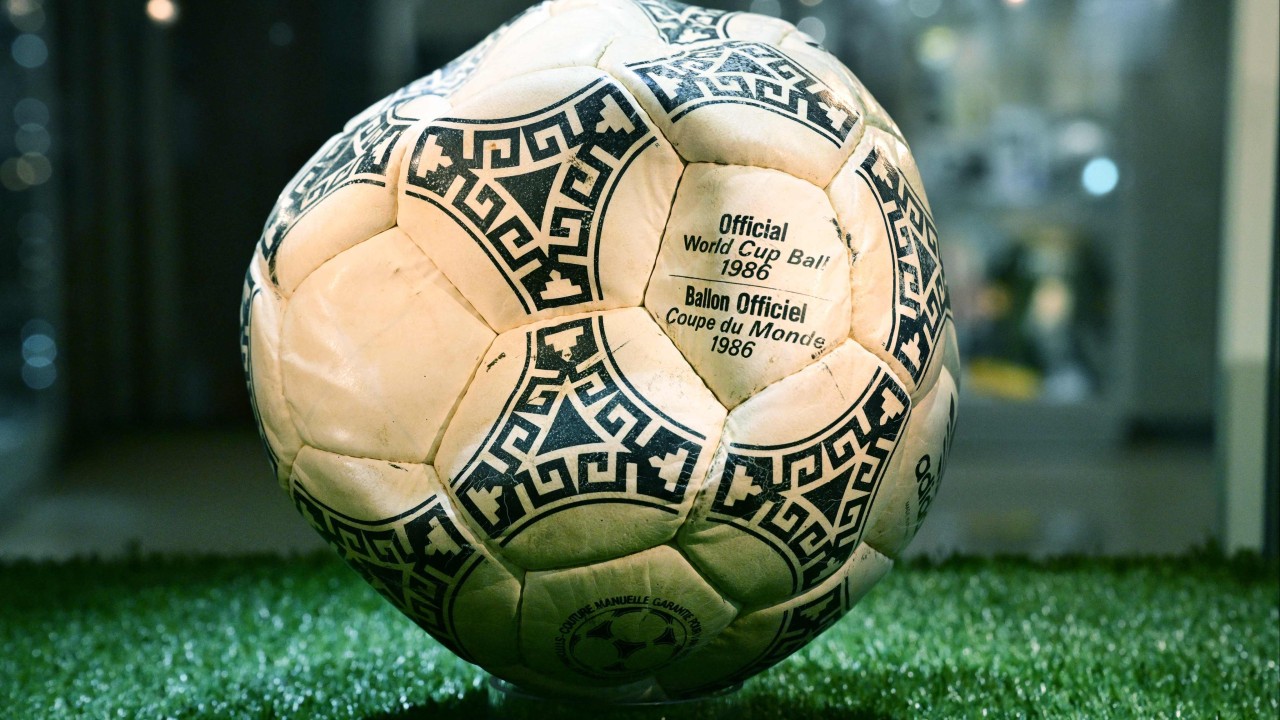 Maradona'nın 'Tanrı'nın Eli' topu ABD'de açık artırmada