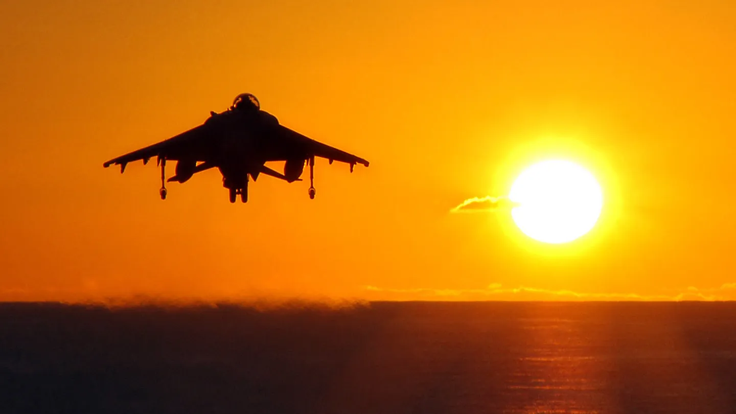 Marine'nin AV-8 Harrier Jetine Veda: 50 Yıllık Dikey İniş Efsanesi Son Buldu