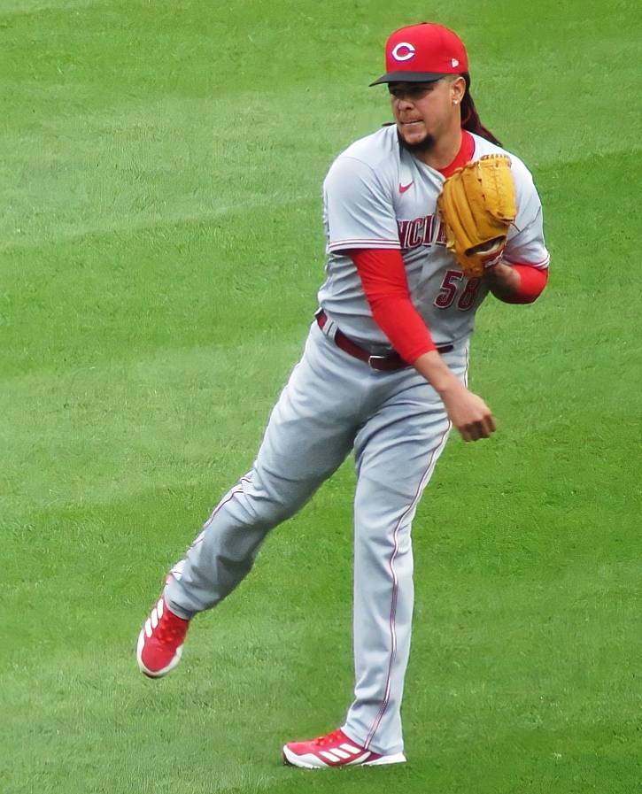 Mariners, Castillo'yu White Sox'a Çoklu Oyuncu Takasıyla Gönderdi