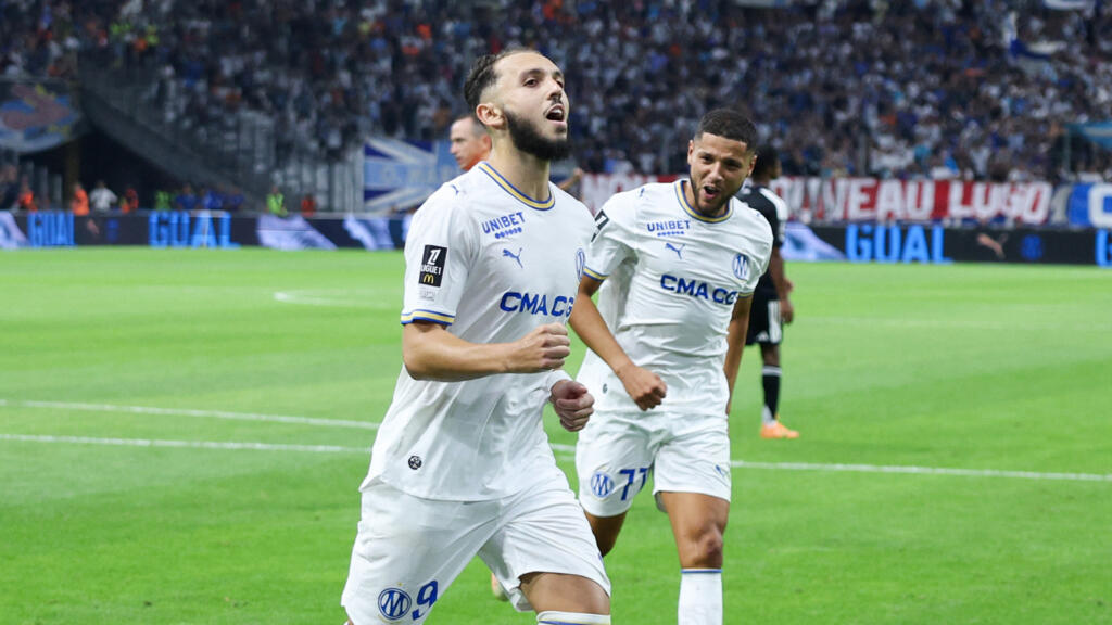 Marsilya, Ligue 1'e Strasbourg'u 4-0 Dağıtarak Başladı