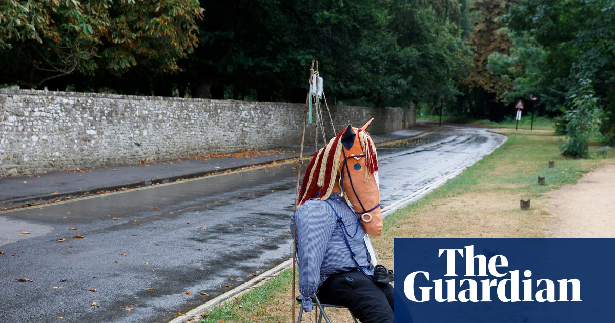 İngiliz fotoğrafçı Martin Parr'ın korkuluk ve sebze fotoğrafları sergileniyor
