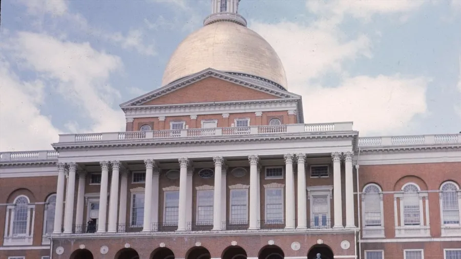 Massachusetts'te geç kürtaj kısıtlamaları gevşiyor