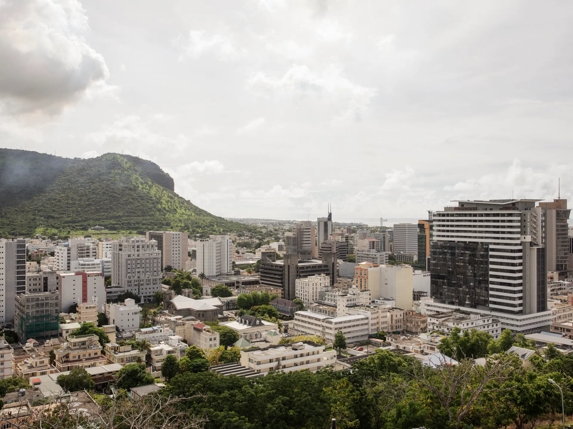 Mauritius'ta Polis Şiddeti Protestoları: Sokağa Çıkma Yasağı İlan Edildi