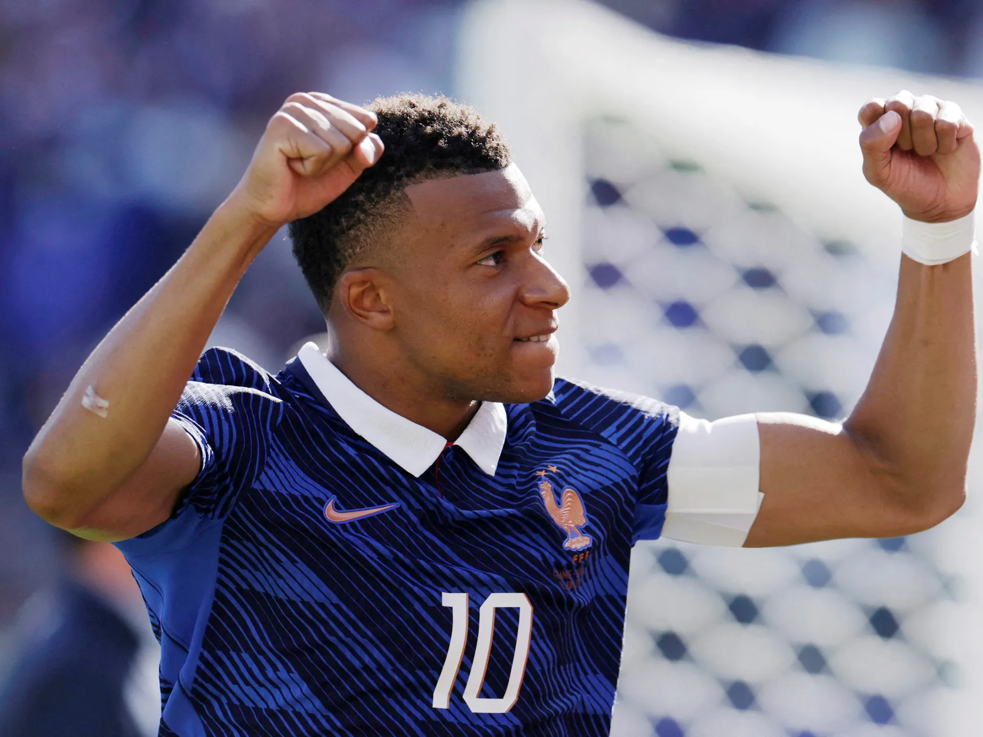 Mbappe ve Fransa Irak'ı Yenerek Çeyrek Finale Koşuyor