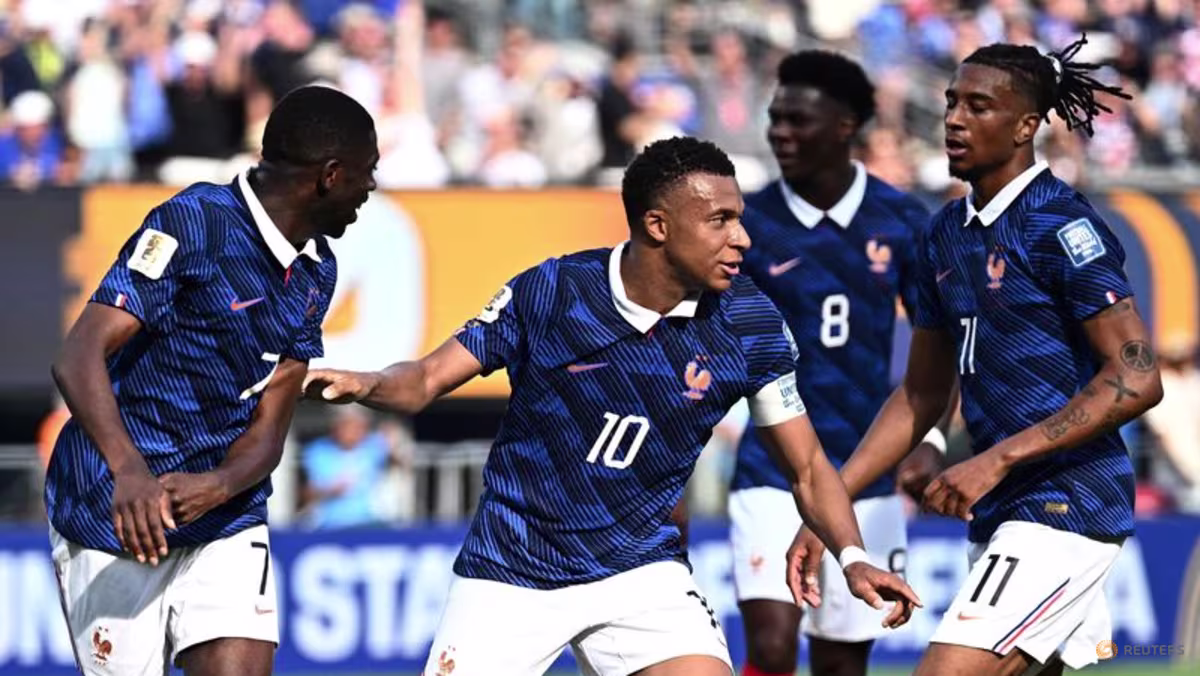 Mbappe Fransa'yı coşturdu, İsveç Şampanya Kupası'nda ezildi