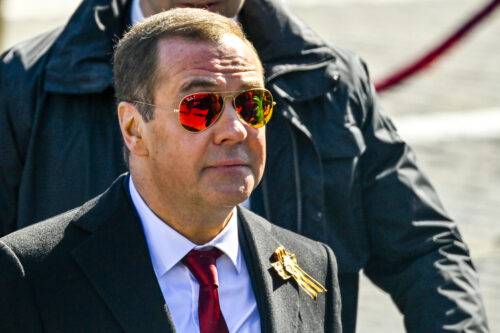 Medvedev: Hürmüz Boğazı, İran'a nükleer silah gücü veriyor