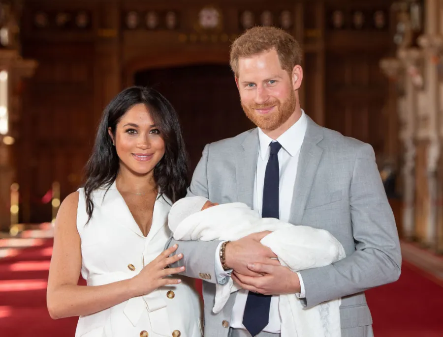 Meghan Markle ve Prens Harry çocuklarıyla İngiltere'ye dönüyor