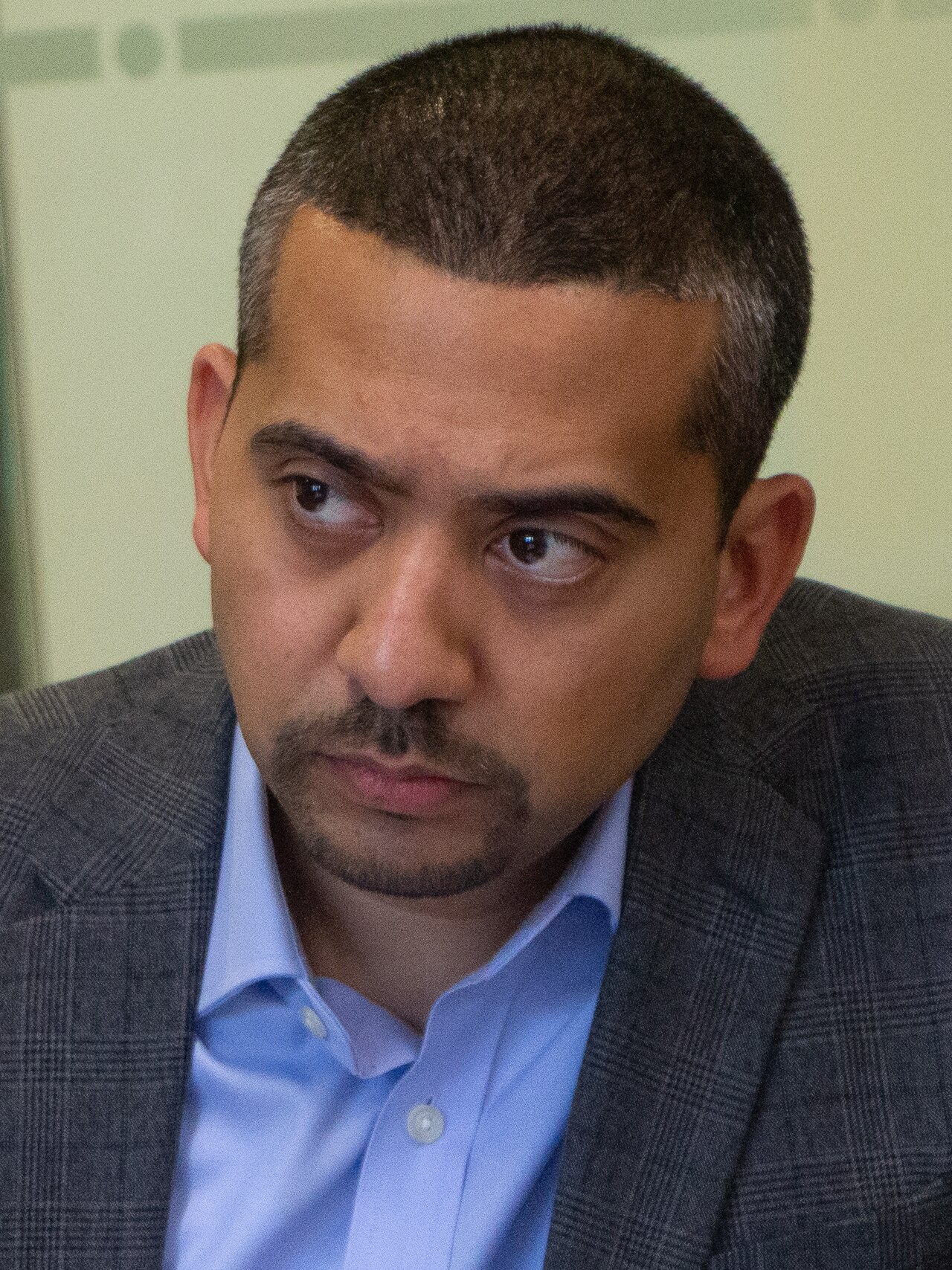 Mehdi Hasan: Bağımsız Gazetecilik Demokrasinin Çöküşüne Engel Olabilir