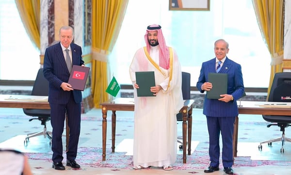 Mekke Paktı Pakistan'ın Güvenlik Rolünü Batıya Genişletiyor