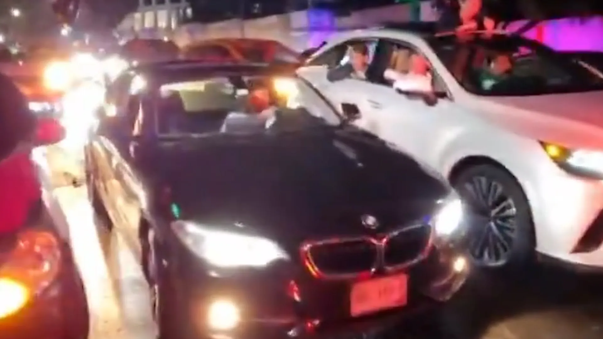 Meksikalı taraftarlar Ekvador'u uyutmadı