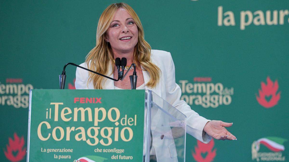 Meloni: İtalya'da okullarda burka ve peçe yasaklanacak