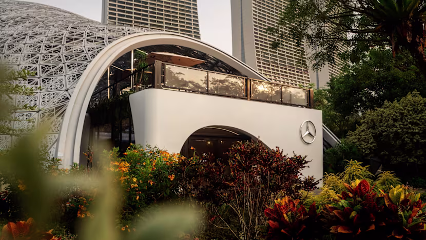 Mercedes-Benz, Singapur'da yeni nesil otomobil galerisi konseptini tanıttı