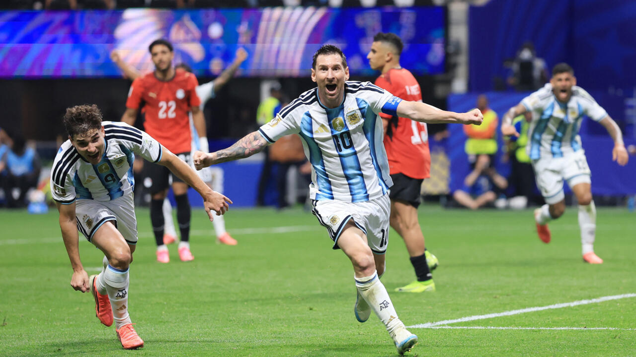 Messi'nin Arjantin'i Mısır'ı son anda yıktı