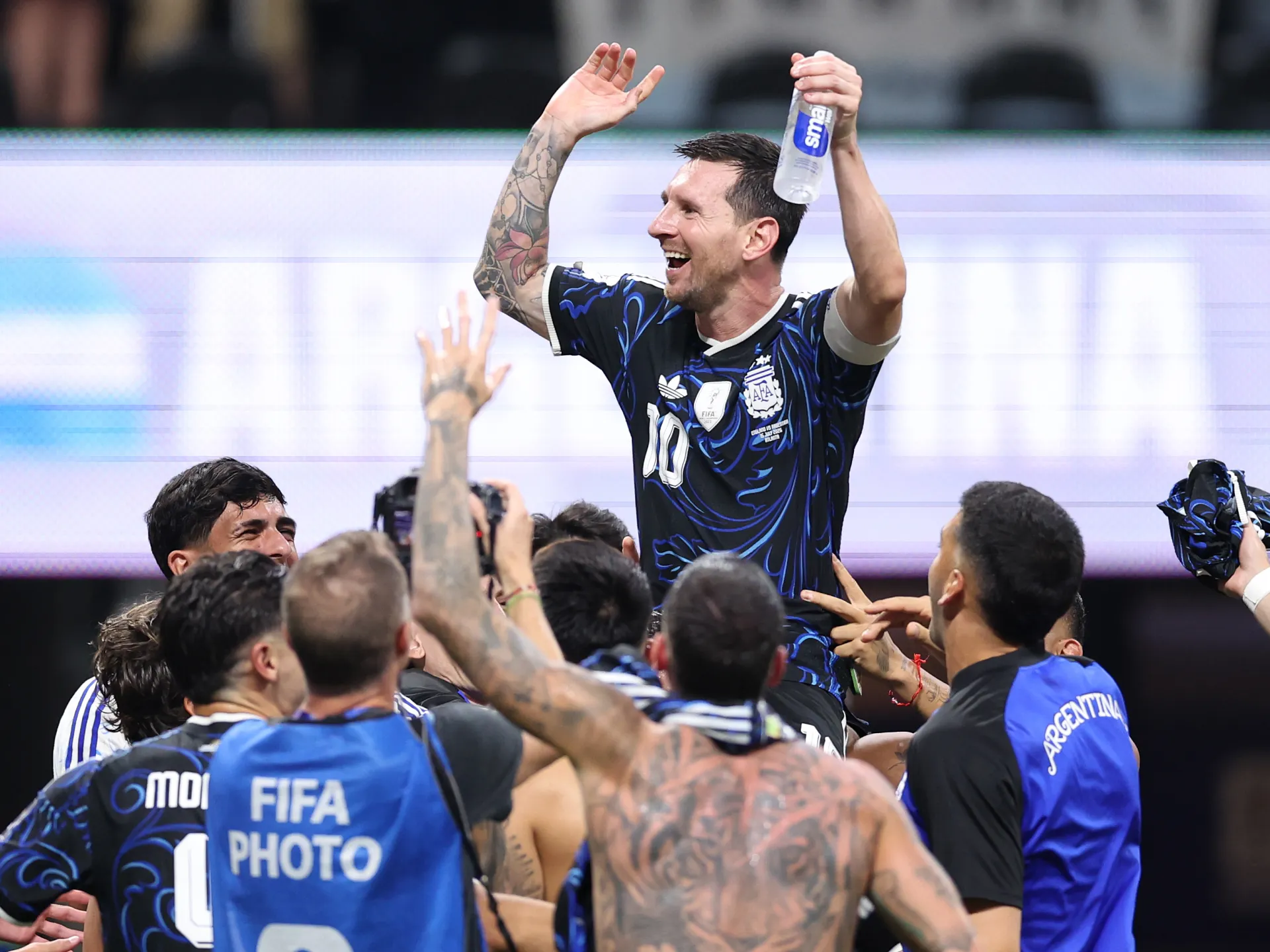 Messi Arjantin'i sırtladı: İngiltere'yi yıkıp İspanya'nın rakibi oldu