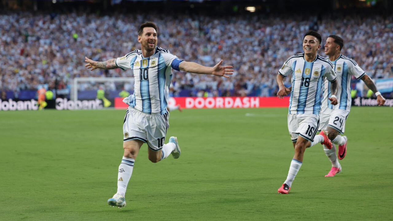 Messi, Arjantin'de Cezayir'i Yıktı: Dünya Kupası Tarihinde Bir İlk