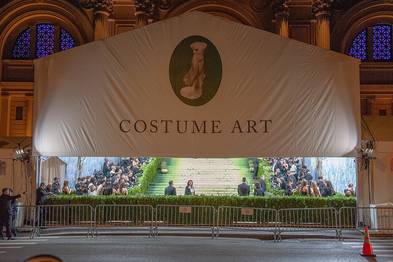 Met Gala 2027'de Galliano Sonrası Dönem: Moda Dünyası Neler Bekliyor