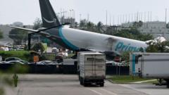 Miami'de kargo uçağı pistten çıktı: 5 ölü