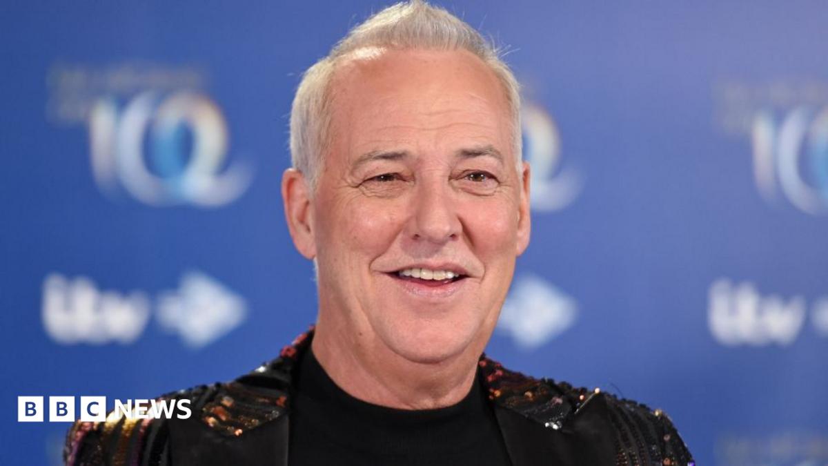 Michael Barrymore’dan Akıllı Gözlükle TikTok Çekimi: Mağaza Çalışanı Şikayetçi