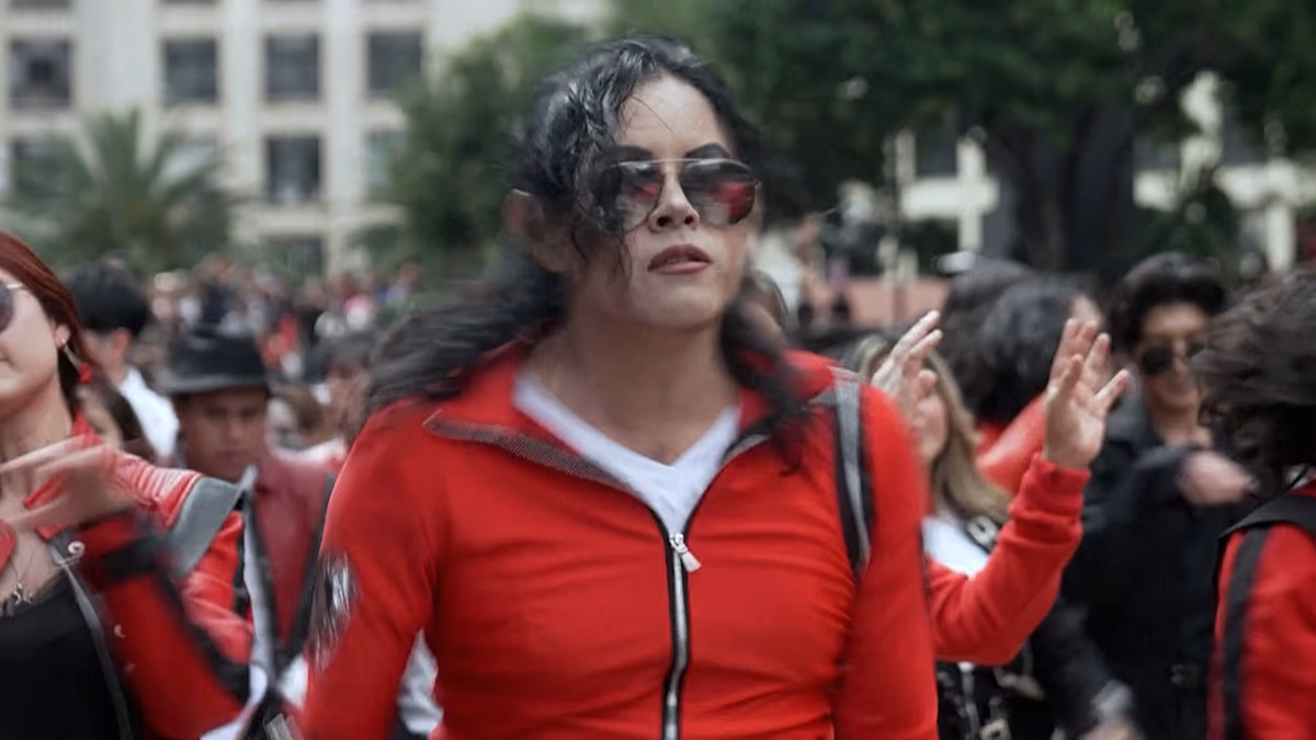 Michael Jackson hayranları Thriller dansıyla Kral'ın 68. doğum gününü kutladı