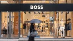 Mike Ashley'nin Frasers'ı, Hugo Boss'u Satın Almak İçin 1,73 Milyar Sterlin Teklif Etti