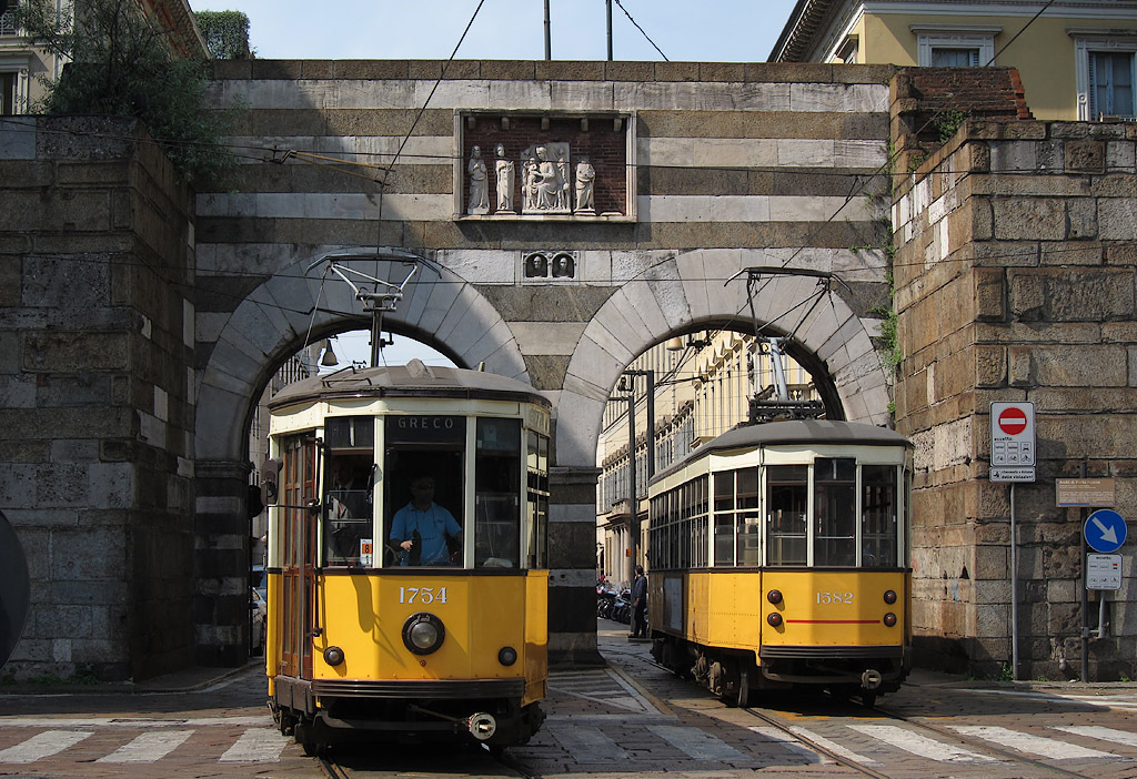 Milan'da tramvay sürücüleri kadın yolcuların kamera görüntülerini paylaştı