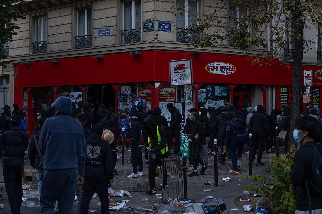 Milano'da Lüks Mağazalar Kapandı: İtalya Asker Gönderiyor