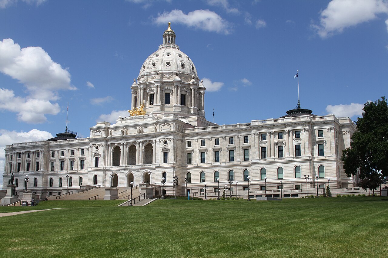 Minnesota Ön Seçiminde Flanagan-Craig Yarışı Son Anketlerle Netleşiyor