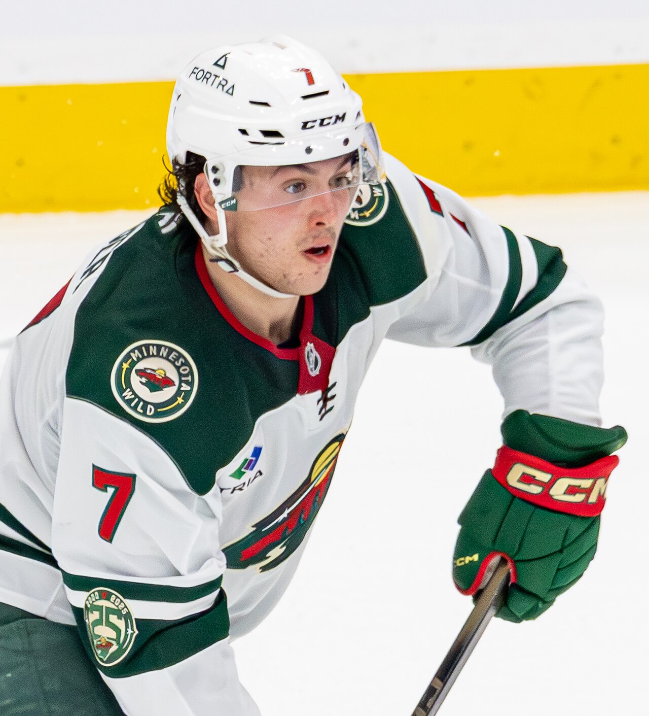 Minnesota Wild'ın Yıldızı Faber'den Kötü Kafatası Kırığı